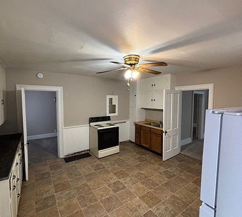 5th image of 1126 Caledonia St