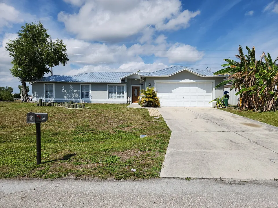827 NE 23rd Ter