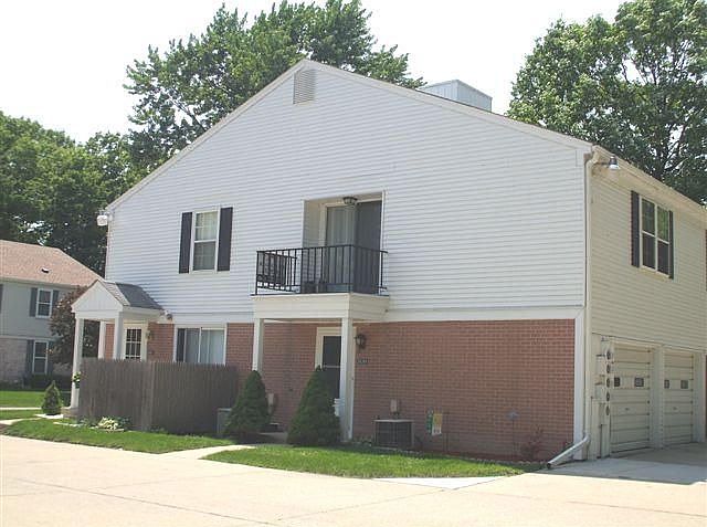 Adorable Condo w/ Balcony