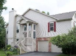 148 Commons Ct, Wheeling, IL 60090
