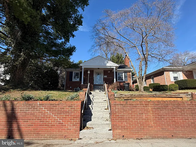 540 Bellview Ave — Photo 2