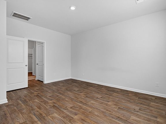 3rd image of 644 Ladywood Dr
