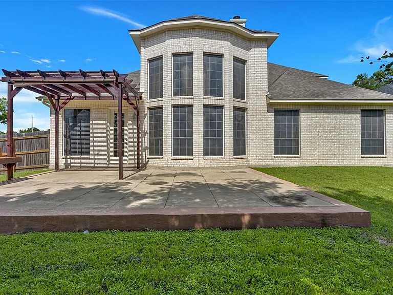 15136 Thatcher Dr — Photo 8