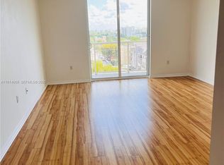 900 SW 8th St APT 806, Miami, FL 33130