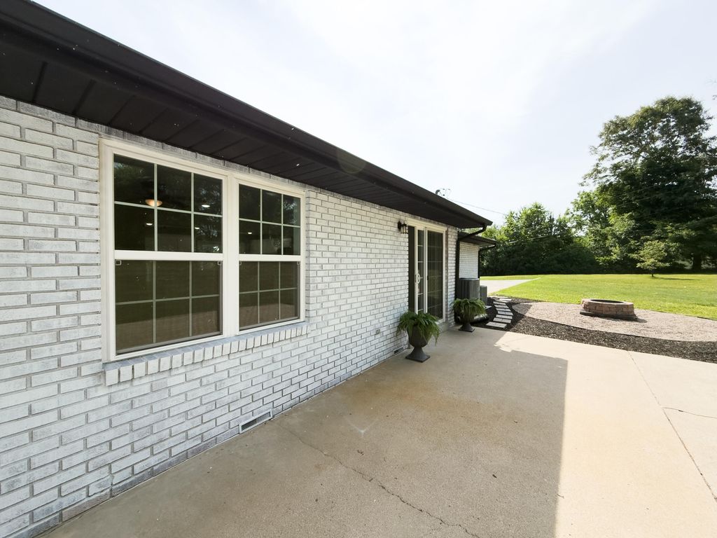 585 Standard Ave, Corbin, KY - More