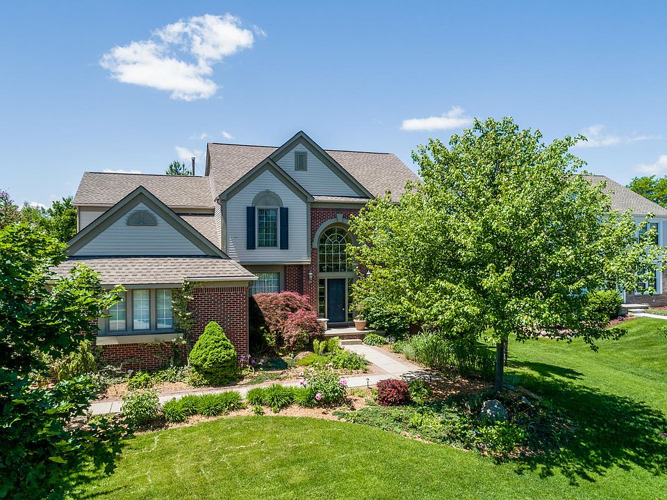 2nd image of 4060 Holly Ln