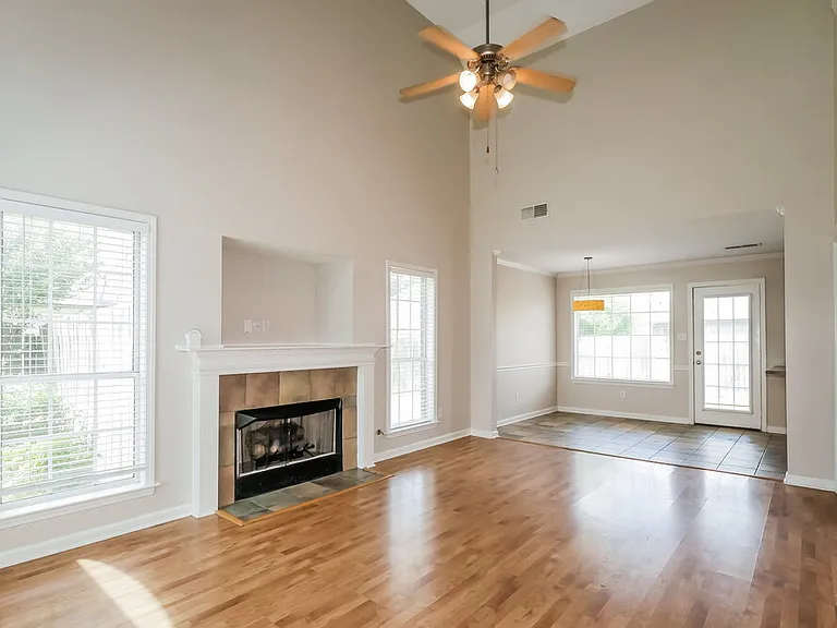 6076 Armistead St — Photo 5