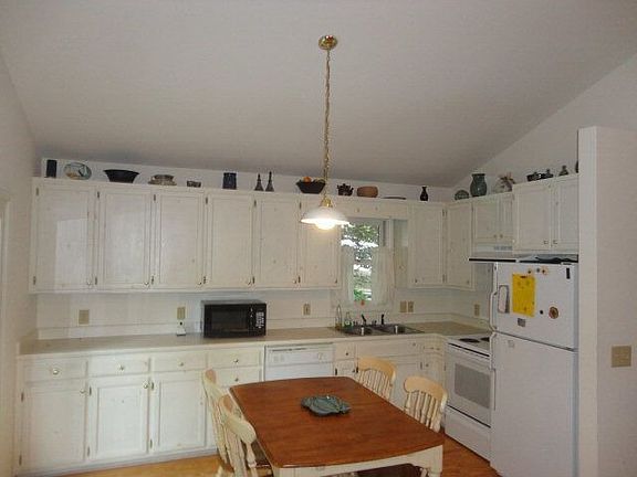 2nd image of 308 Secluded Ln