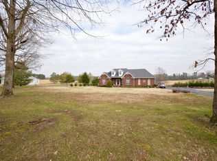 1605 Abiff Rd, Bon Aqua, TN 37025