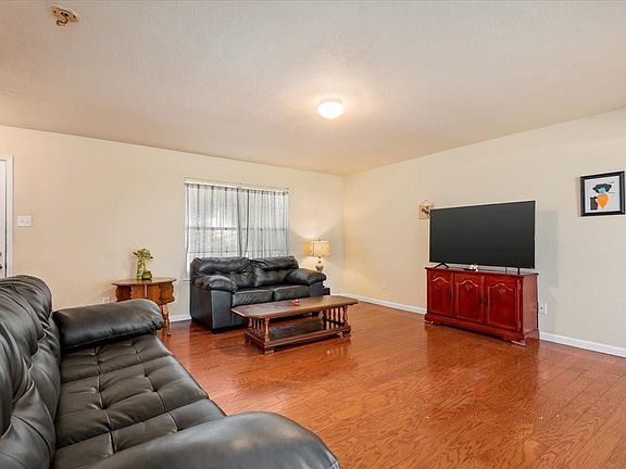 5th image of 3231 Dogwood Springs Dr