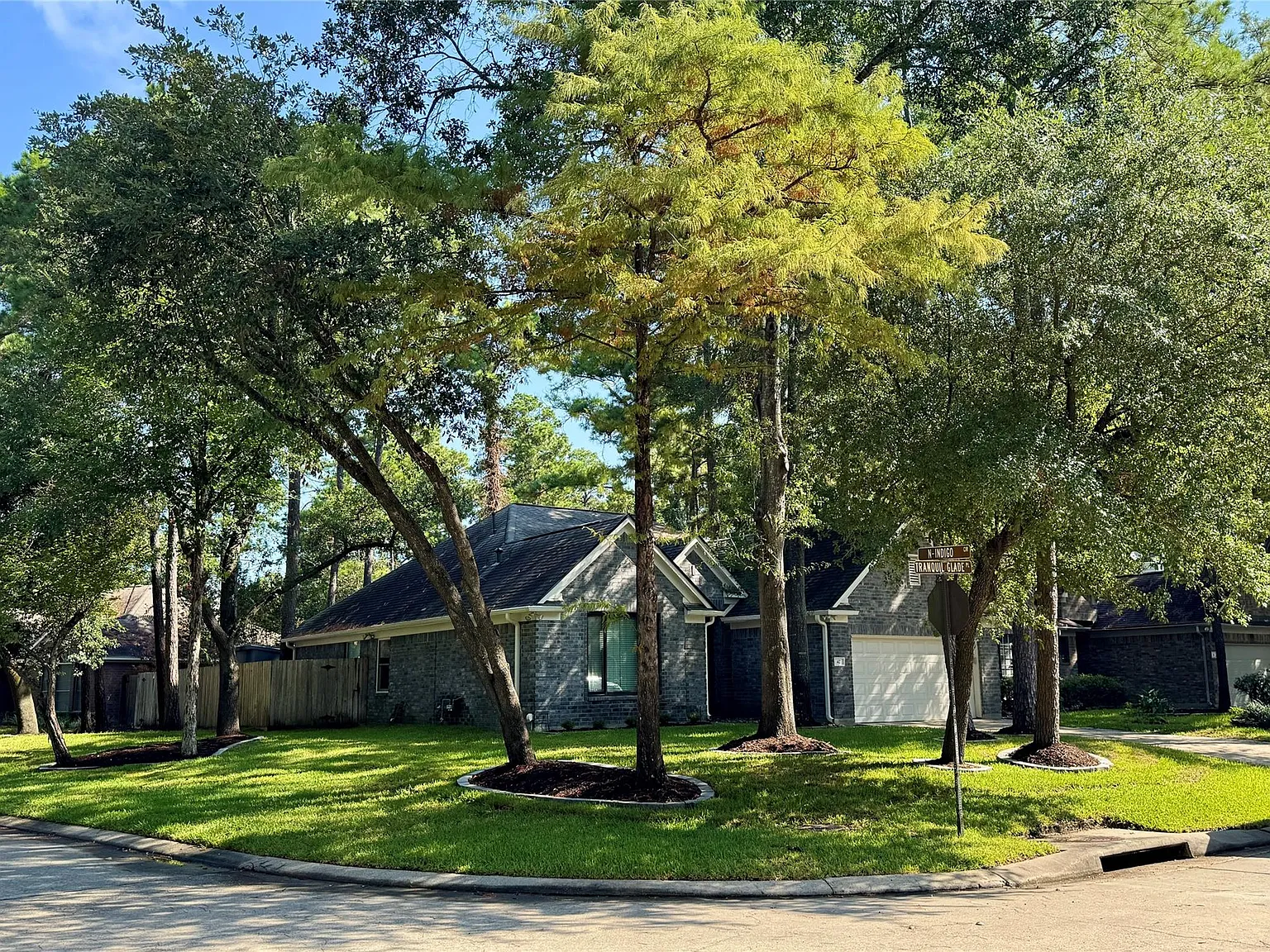 3 bed, 2.0 bath, 2010 sqft, $2,650 — Photo 1