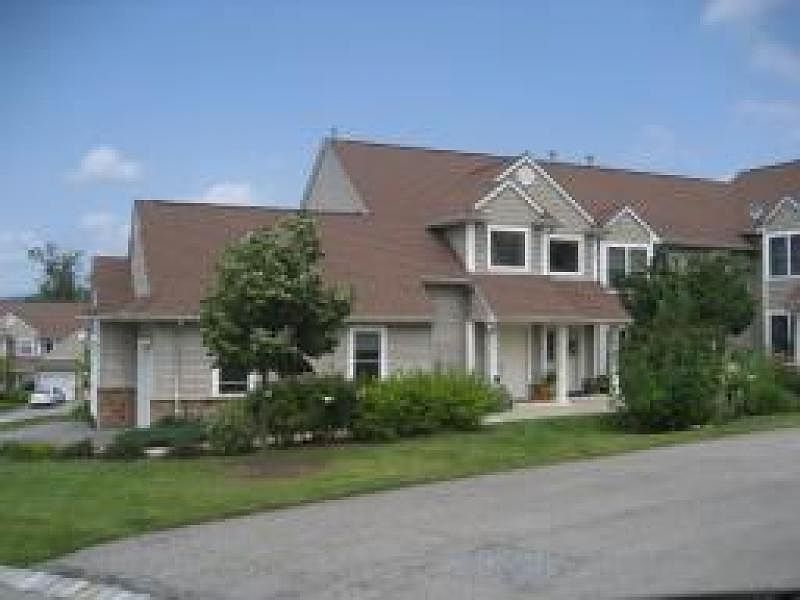 1st image of 71 BOURNE CIR