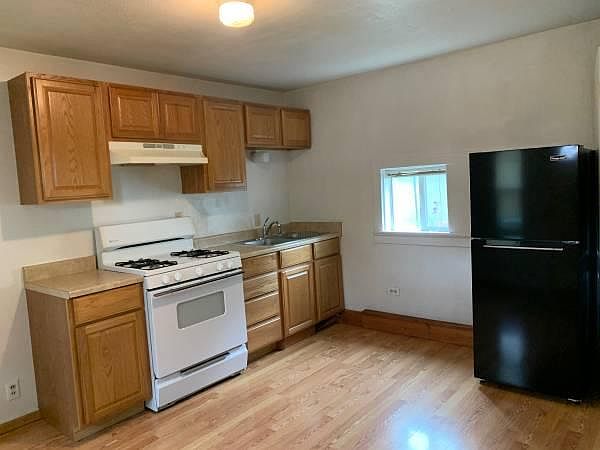 2nd image of 130 SW 3rd St #2