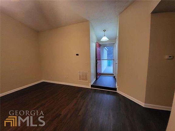4th image of 229 Brolley Woods Dr