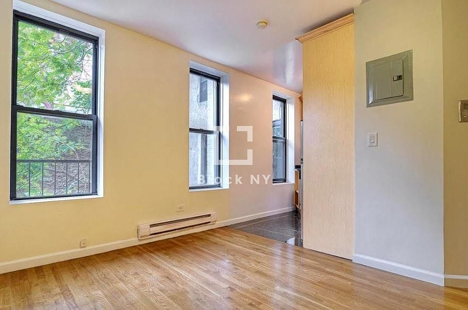 1st image of 279 Mott St APT 4R