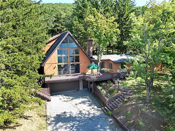 2nd image of 1037 S Lake Rd