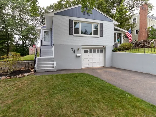 74 Thomas Drive, Manchester, CT 06040