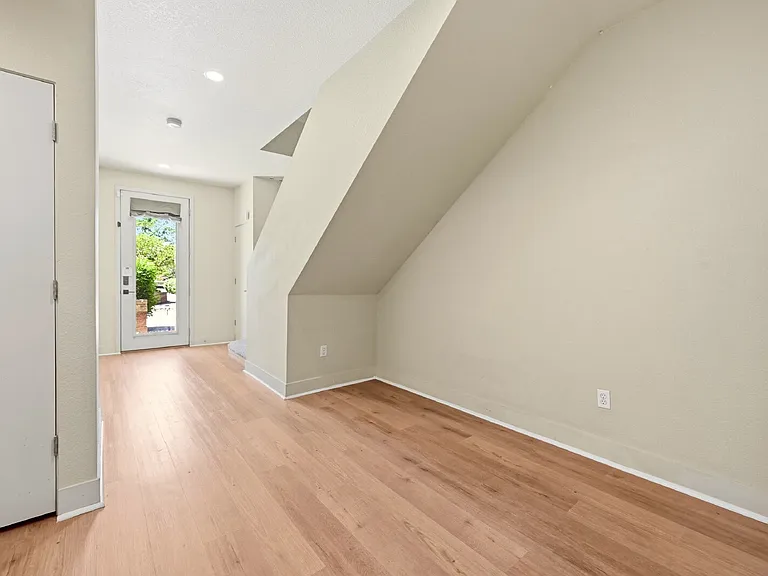 2388 S Wheeling Cir — Photo 6