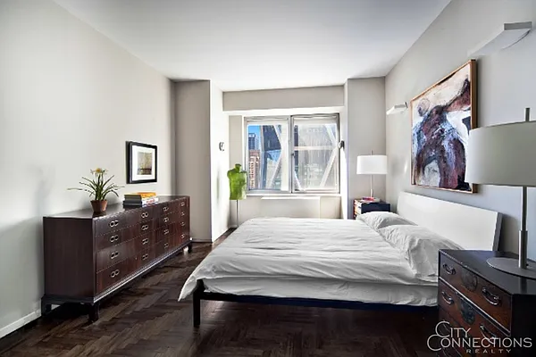 Rented by City Connections Realty | media 3