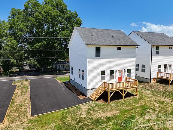 3rd image of 430 Hazel Mill Rd