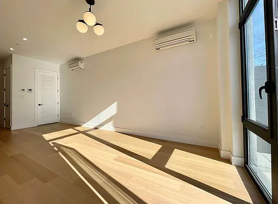 Rented by eRealty Advisors USA Inc | media 5