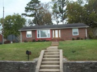 810 3rd Ave, Fayetteville, TN 37334