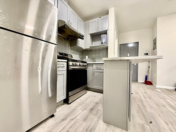 2nd image of 223 Kingston Ave #2R
