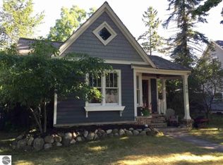 606 W 11th St, Traverse City, MI 49684