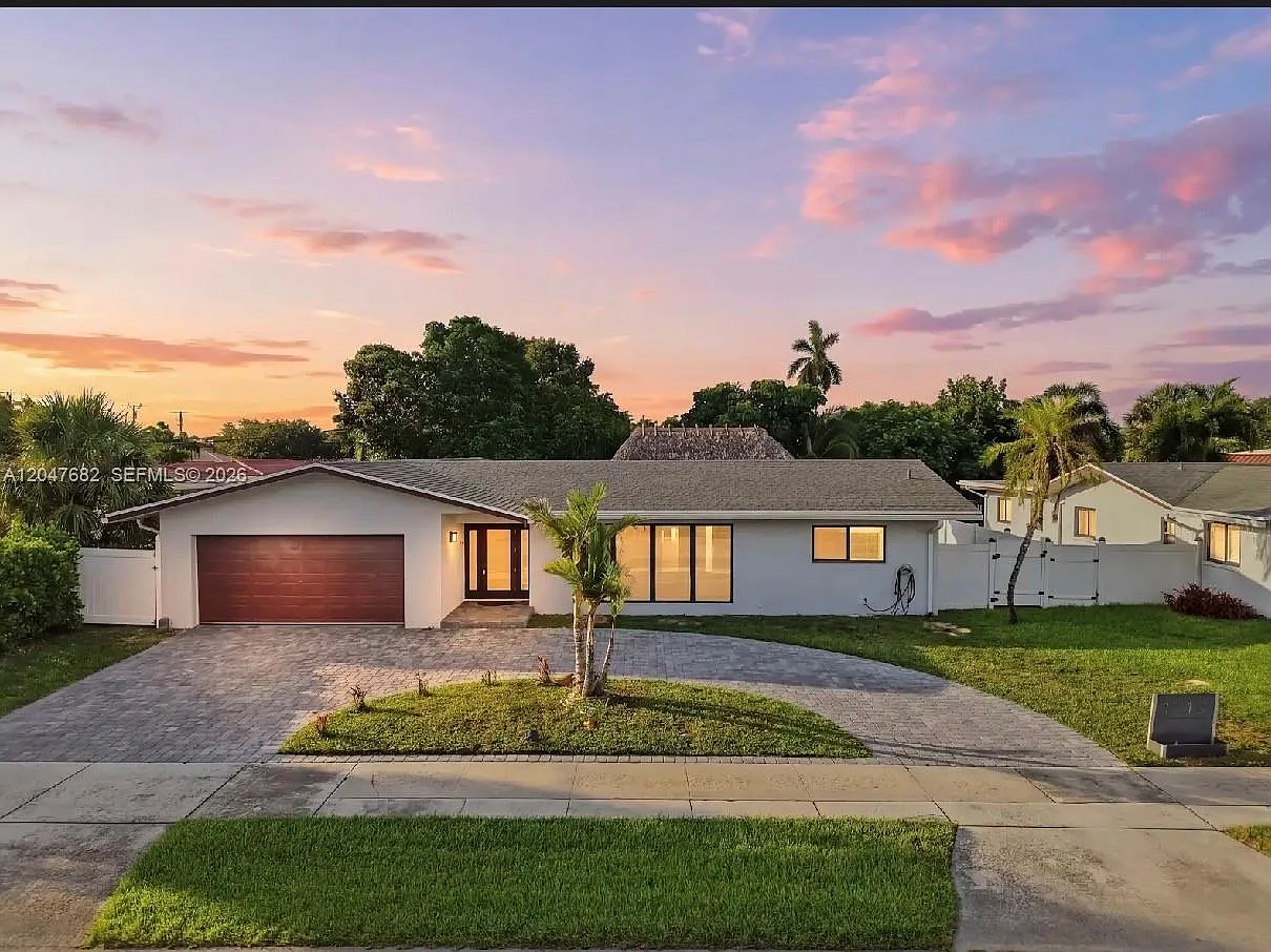 4 bed, 1743 sqft, $6,300 — Photo 1