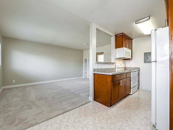 4th image of 3745 Miramar Way APT 14