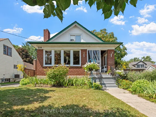 208 North St, Fort Erie, ON L2A 3R8