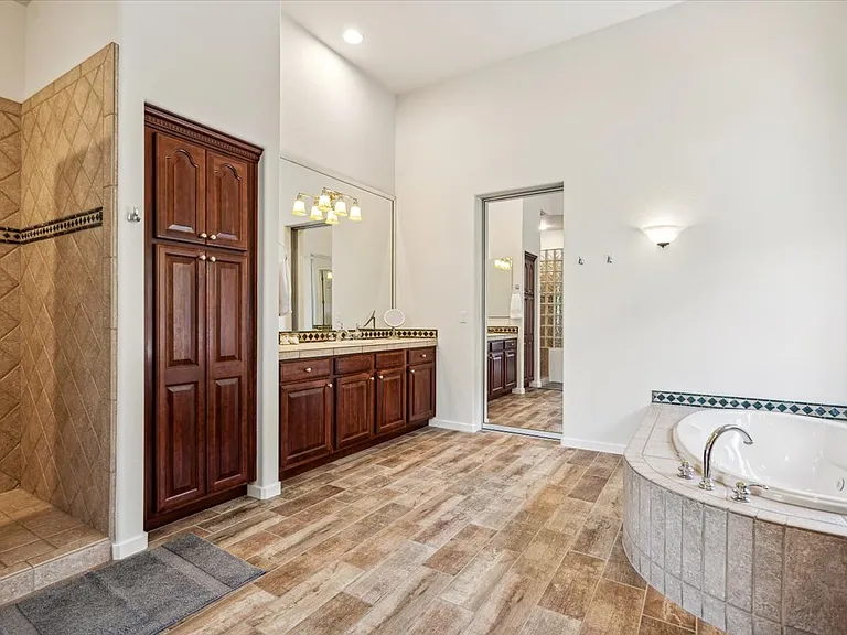 14586 E Wethersfield Rd — Photo 20