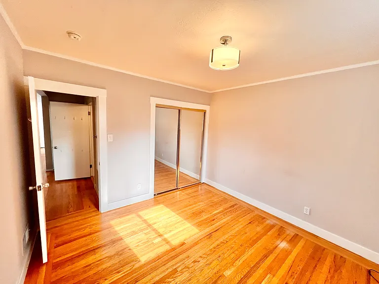 363 Willits St — Photo 9