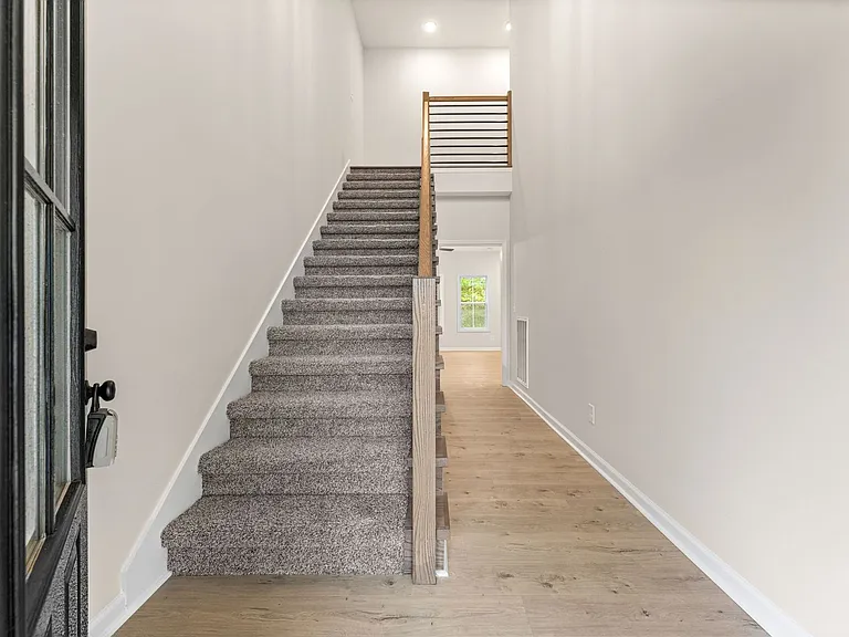 217 Wesson Dr — Photo 4