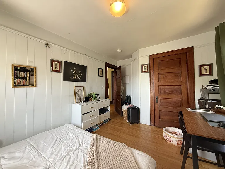 1008 W Huron St — Photo 15