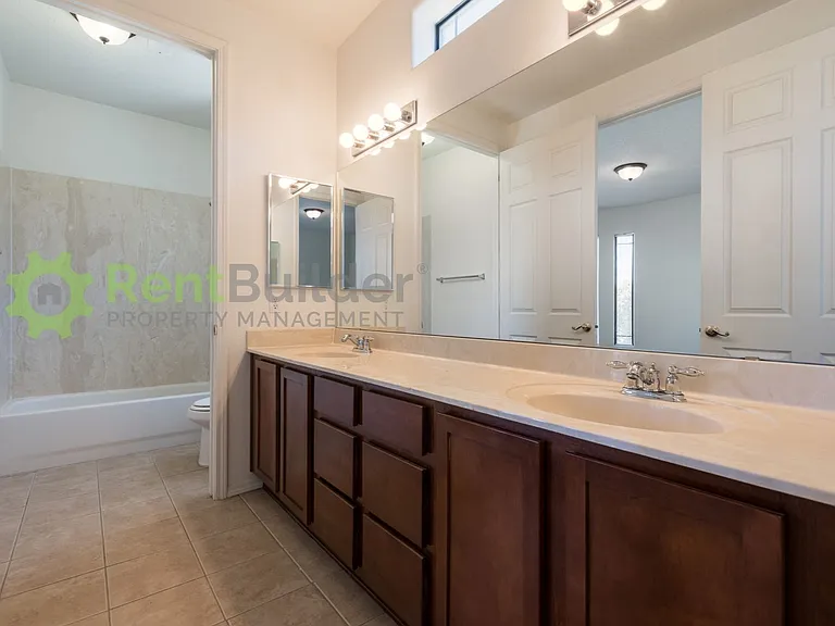 620 3rd St NE — Photo 16