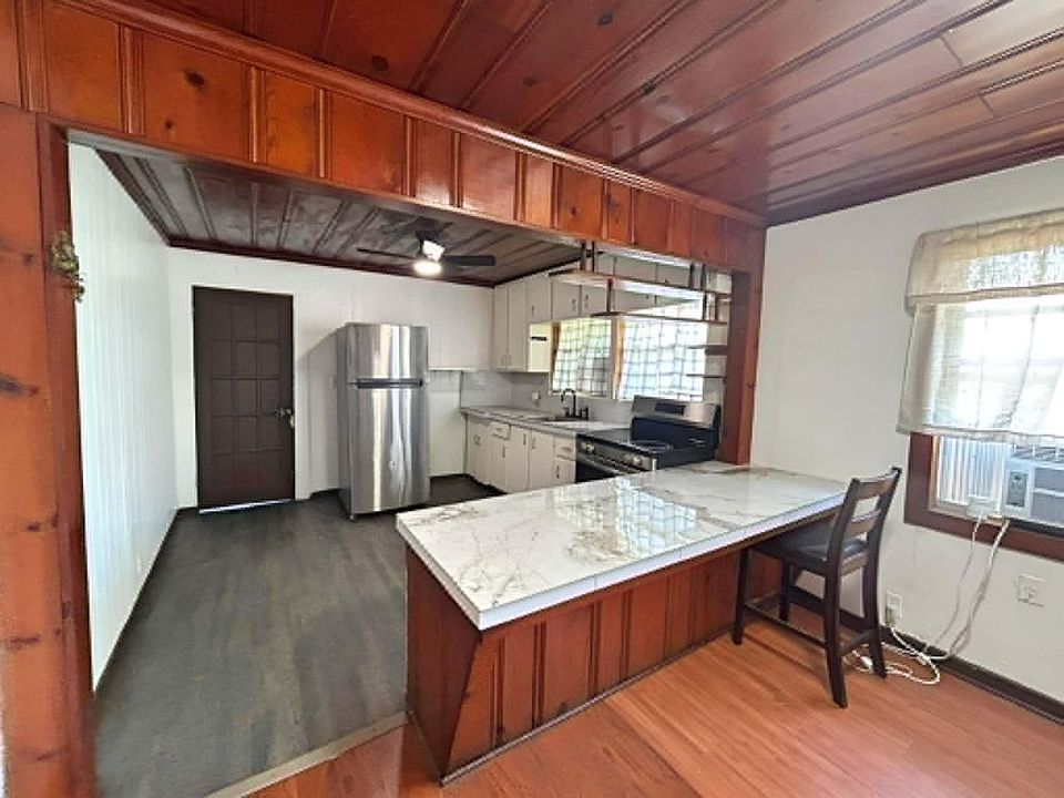 1st image of 315 Avenue J