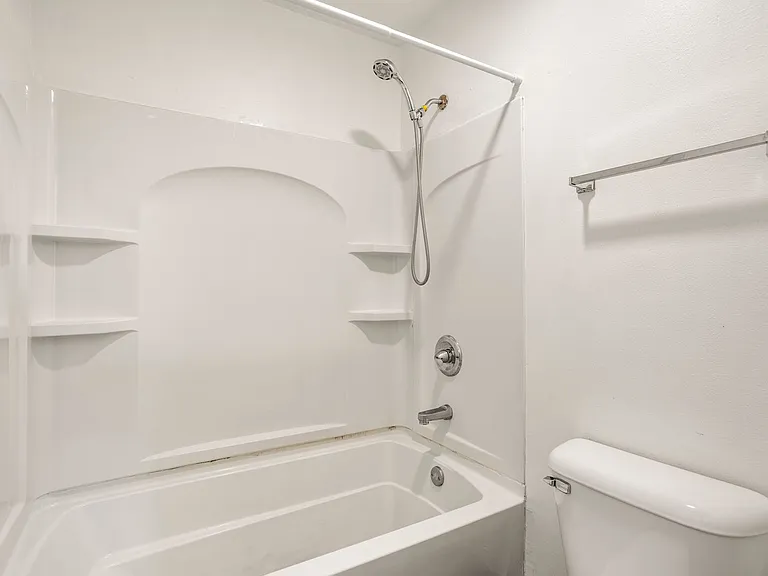1007 Jackson St — Photo 10