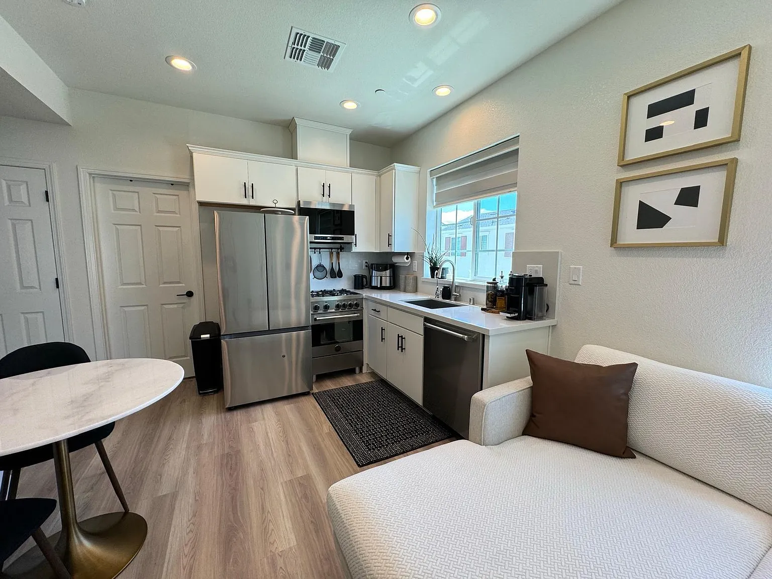 2976 Ellis Town Dr — Photo 3