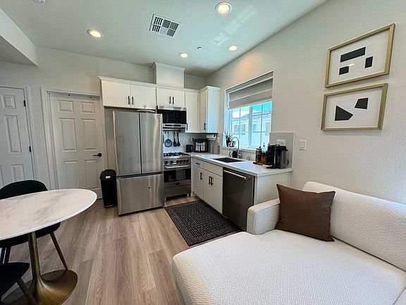 3rd image of 2976 Ellis Town Dr