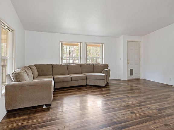 4th image of 52935 Meadow Ln