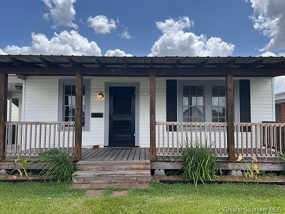 2nd image of 1511 Cottage Ln
