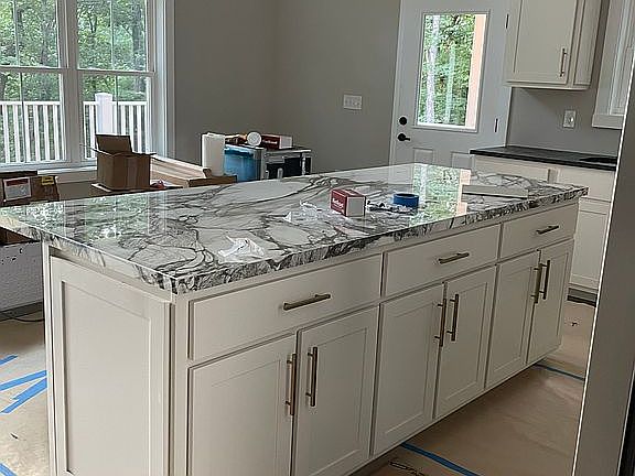 5th image of 140 Cannon Ln