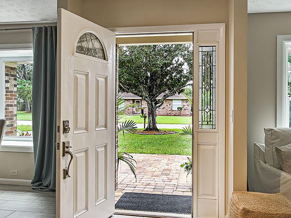 2nd image of 6 Bonita Dr