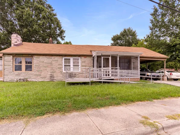 836 Apple St, Burlington, NC 27217