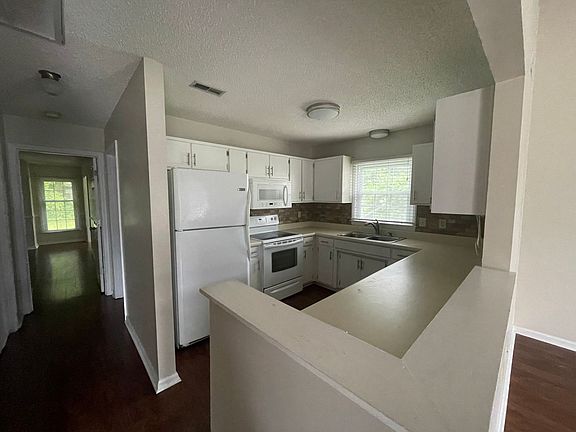 5th image of 35 Mulberry Ln APT B