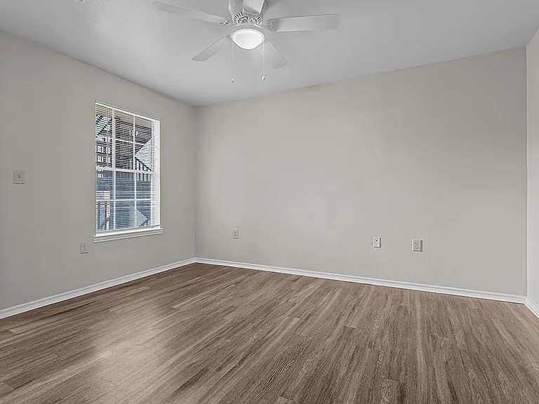 Valley Ridge Apartment Homes — Photo 15