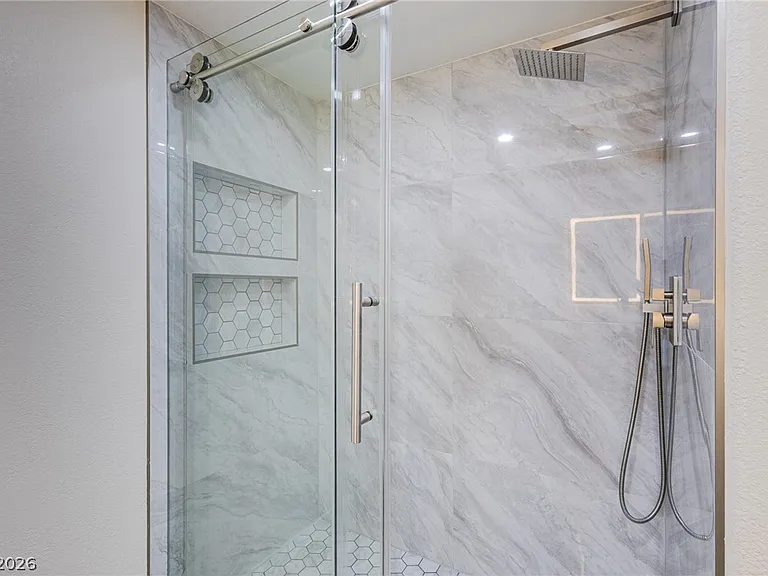 300 Pine Haven St #101 — Photo 21