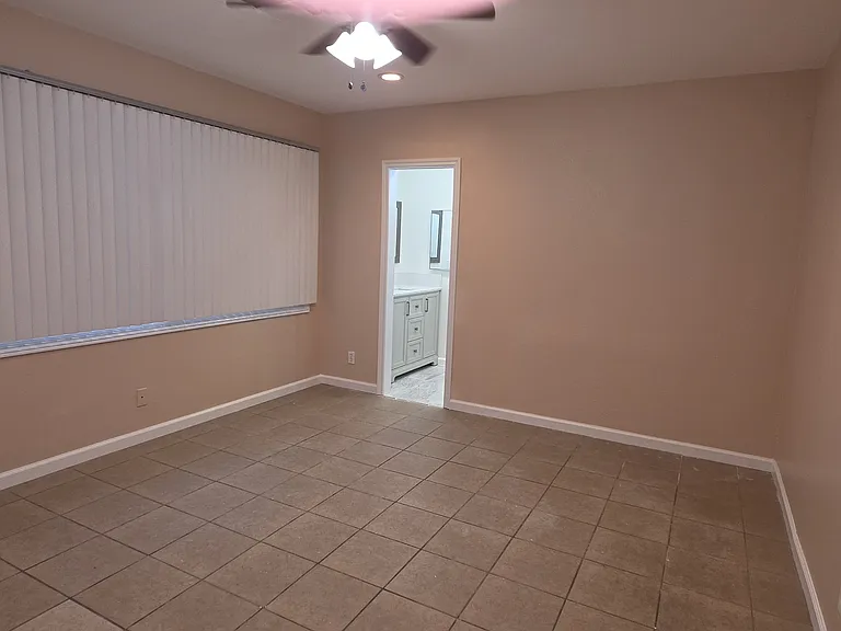 719 E Wardlow Rd #B — Photo 20