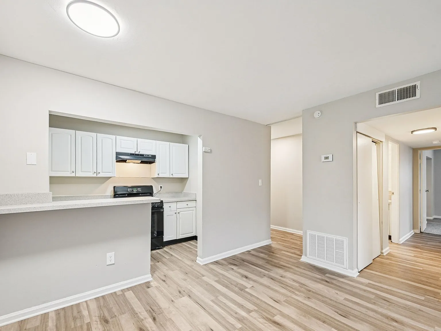 Flats on Tamarack — Photo 1
